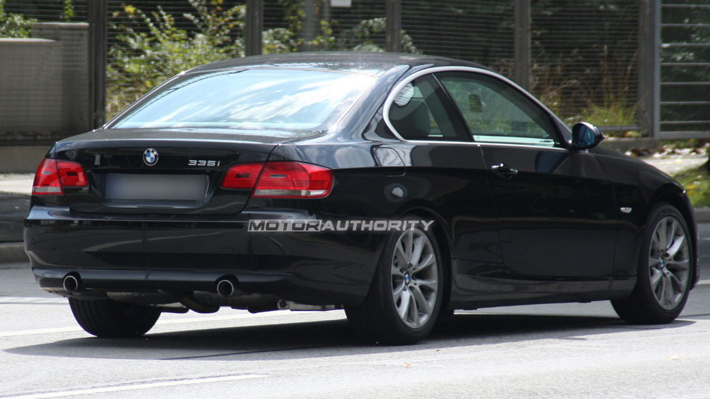2010 BMW 3-Series Coupe facelift spy shots