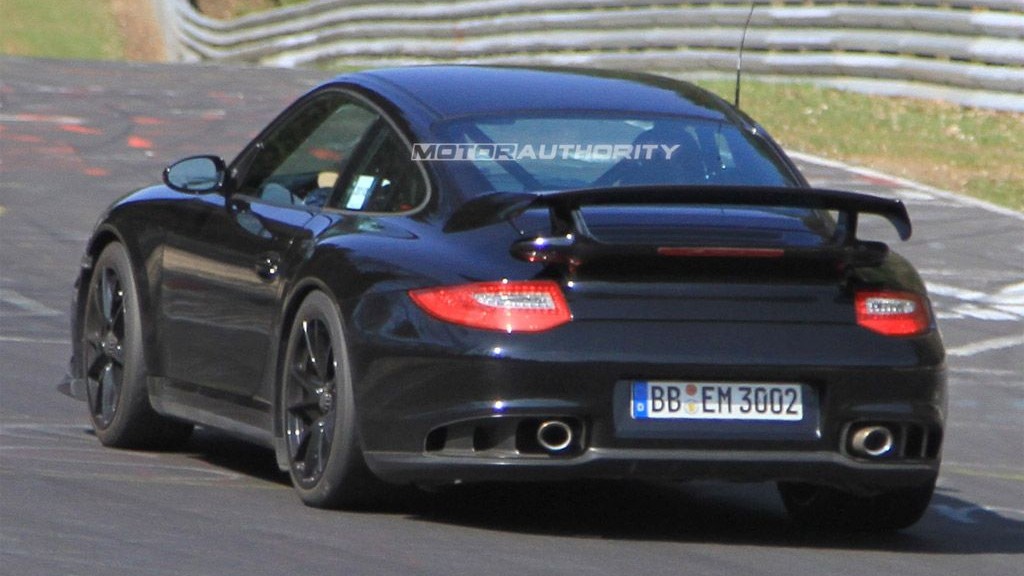 2012 Porsche 911 GT2 facelift spy shots
