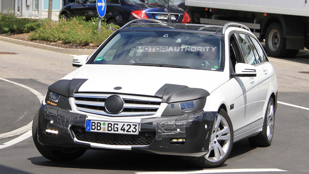 2011 Mercedes-Benz C-Class Estate facelift spy shots