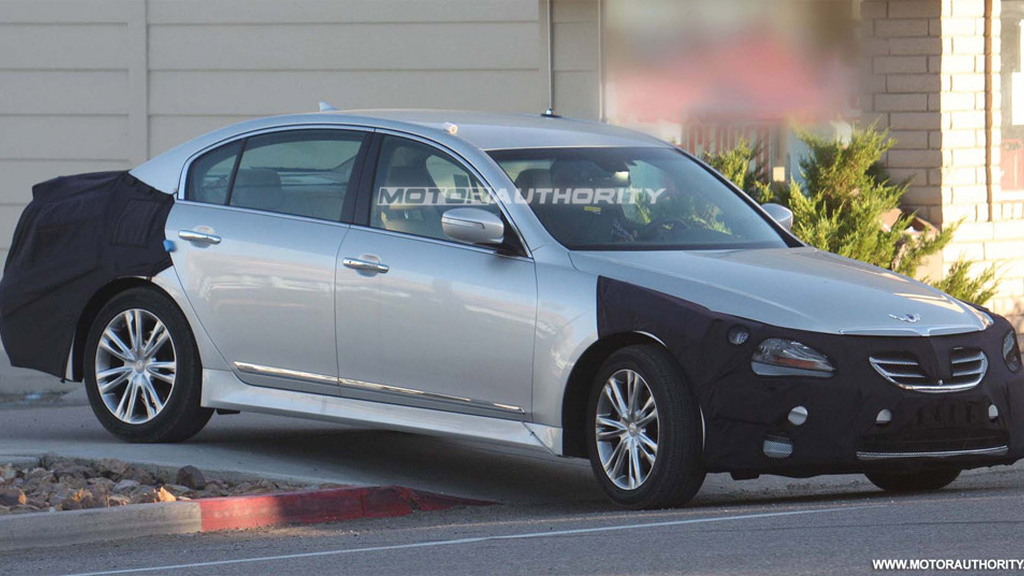 2012 Hyundai Genesis Sedan facelift spy shots