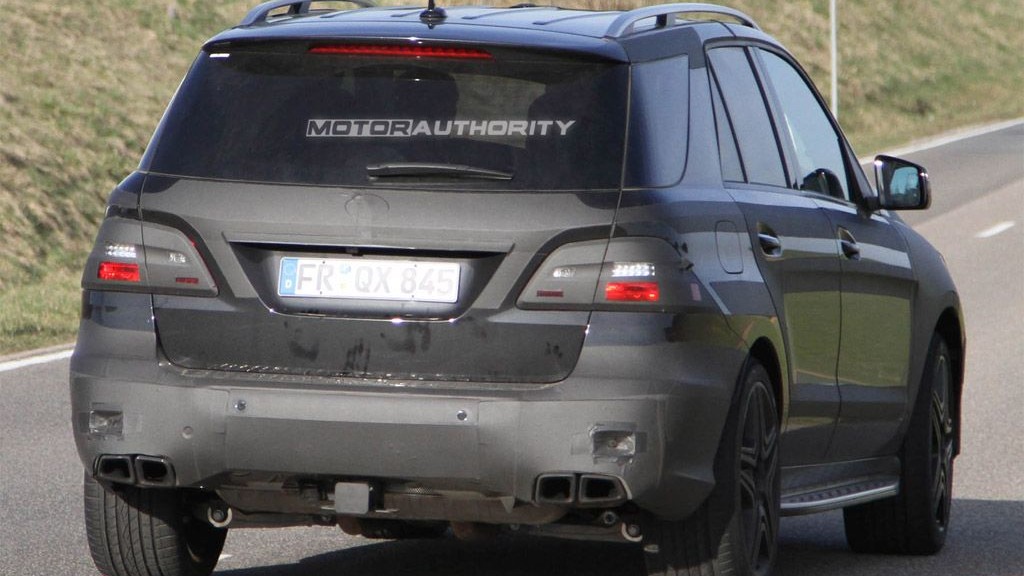 2012 Mercedes-Benz ML63 AMG spy shots