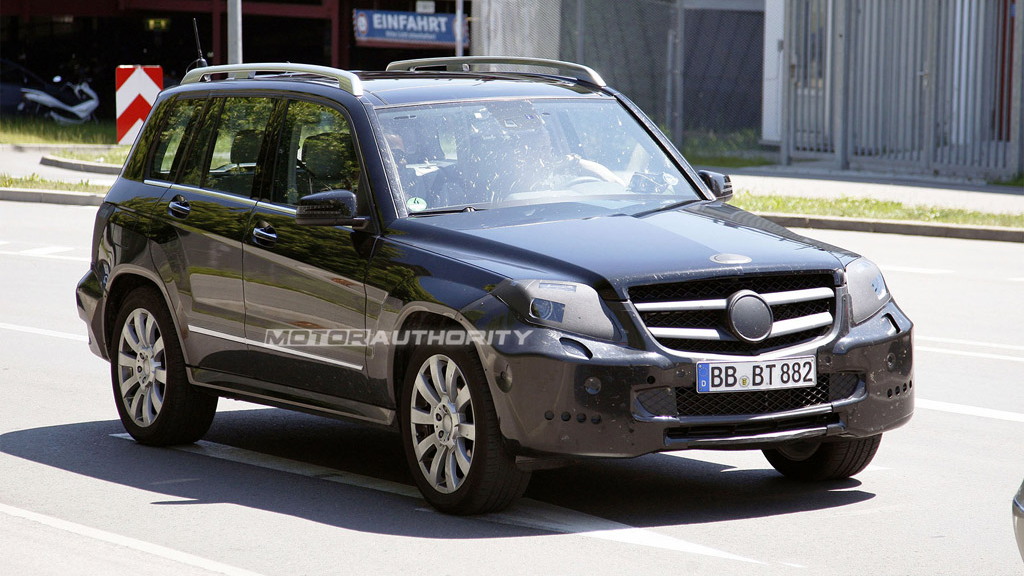 2013 Mercedes-Benz GLK-Class facelift spy shots