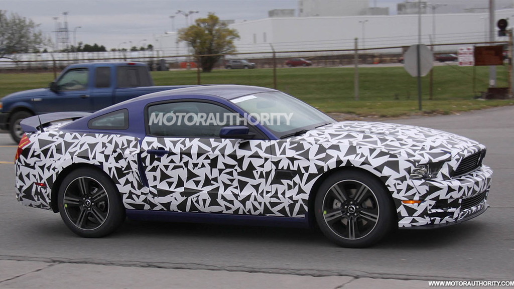 2013 Ford Mustang facelift spy shots
