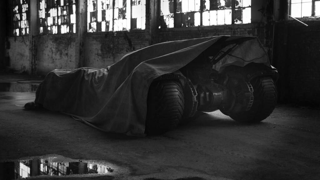 Batman v Superman: la Batmobile diventa ibrida! - News