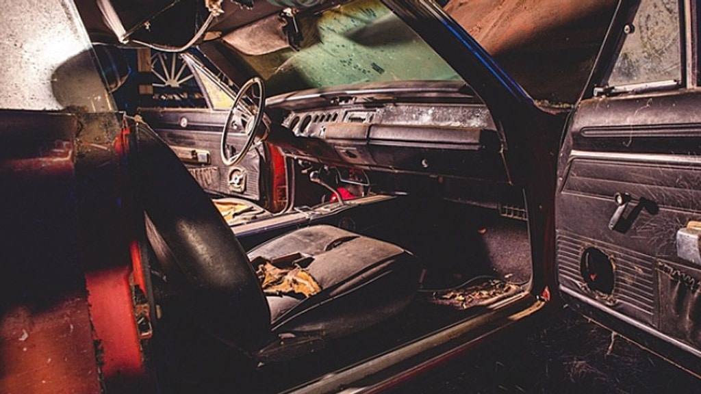 1969 Dodge Charger Daytona barn find - Image via Mecum Auctions