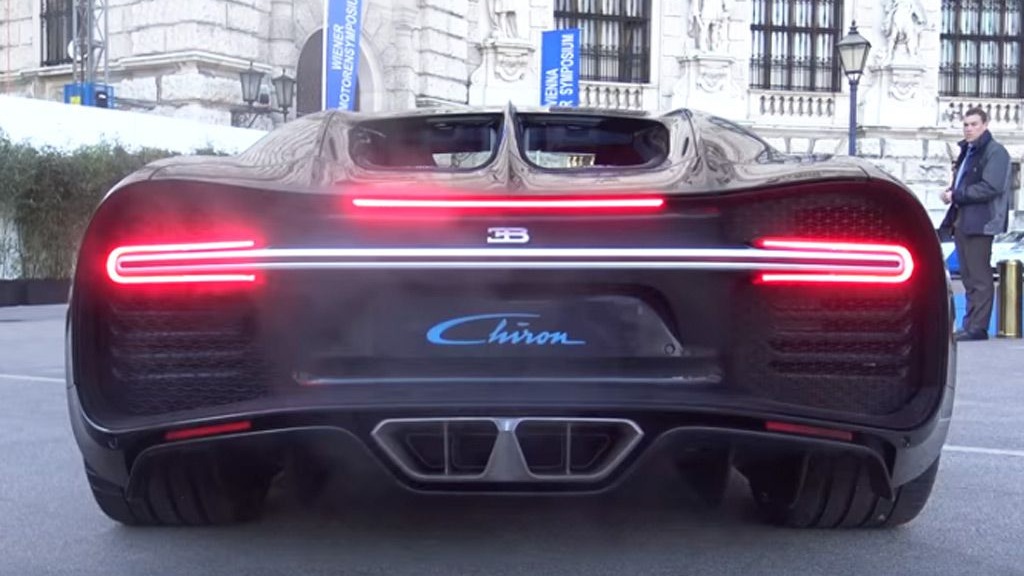 Bugatti Chiron engine rev video