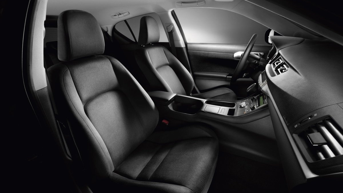2011 Lexus CT 200h interior