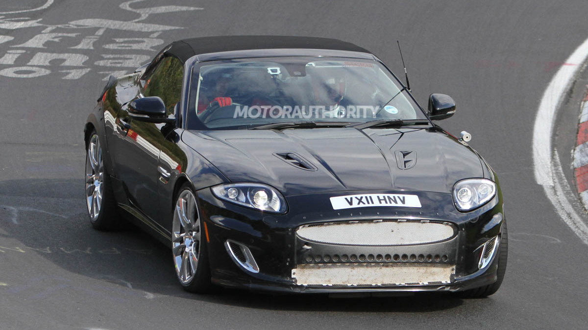 2013 Jaguar XE Coupe test mule spy shots