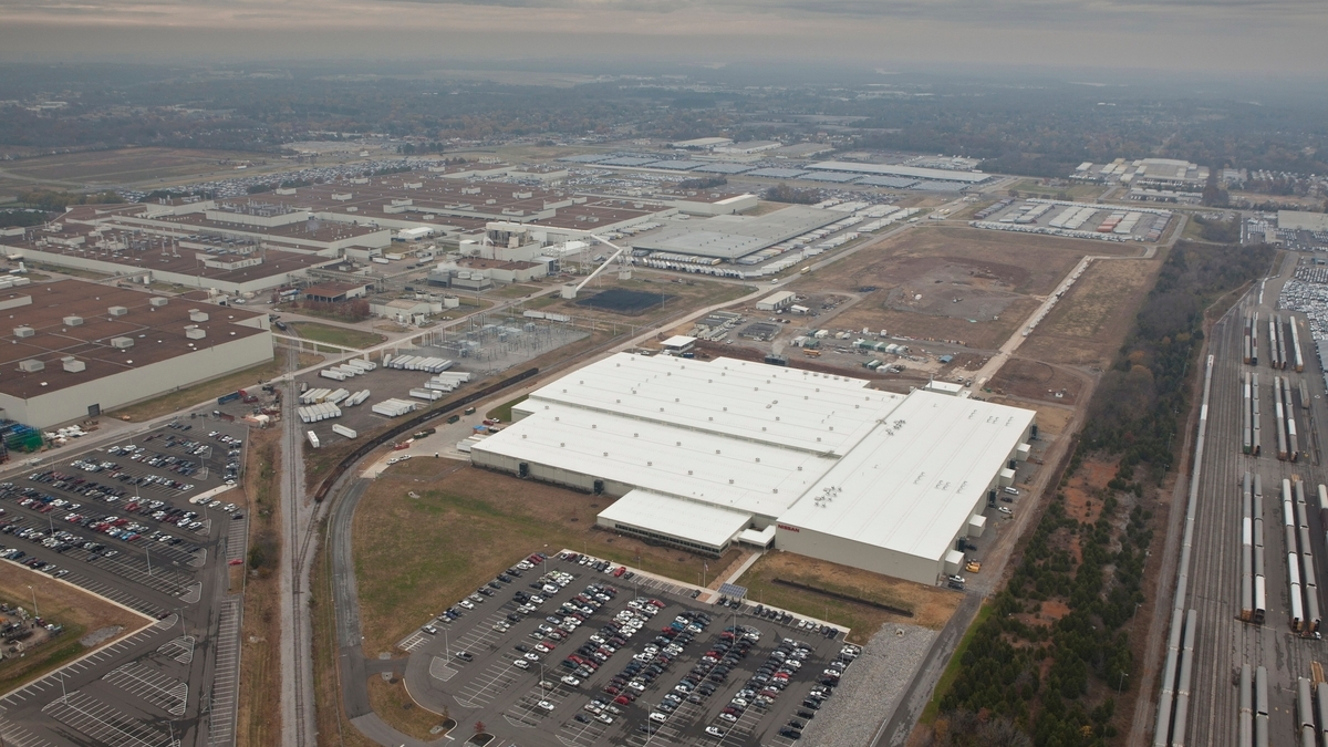 Nissan's ithium-ion cell fabrication plant in Smyrna, Tennessee, Nov 2012