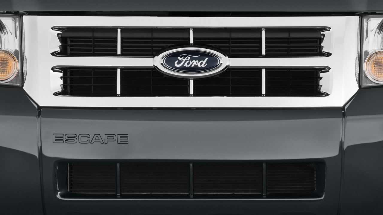 2010 Ford Escape FWD 4-door XLT Grille