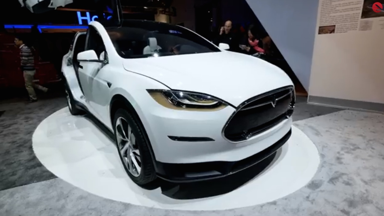 Tesla Model X CES 2015 walkaround by TechVideo screencap