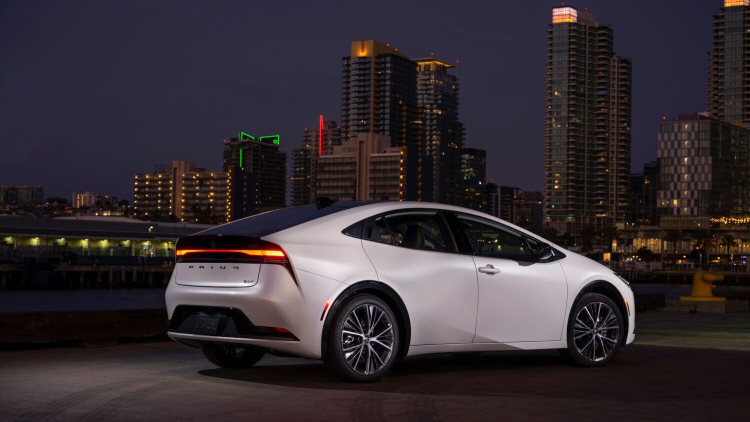 First Look At Toyota Sai Hybrid