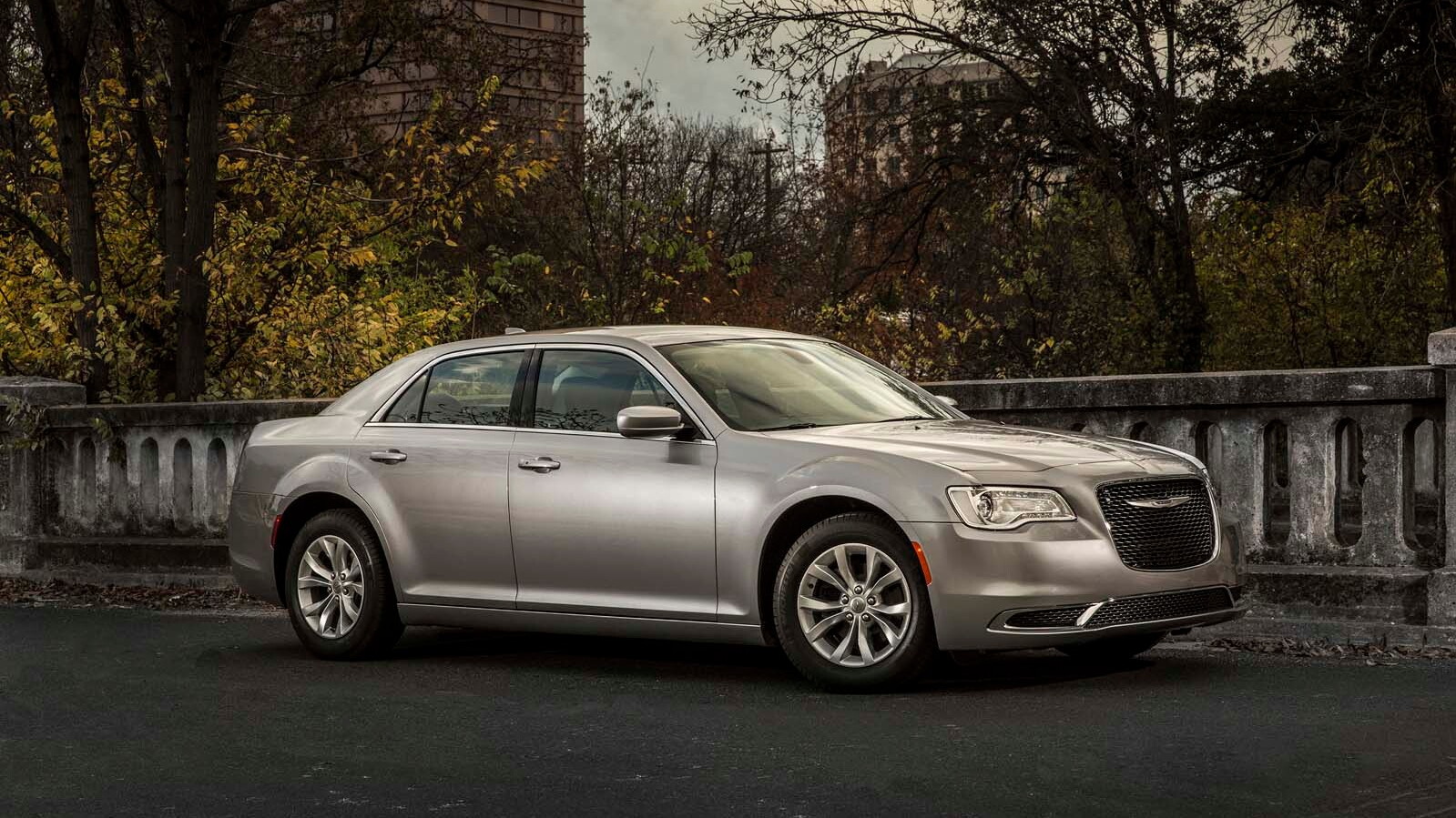 2016 Chrysler 300 Gets 90th Anniversary Edition