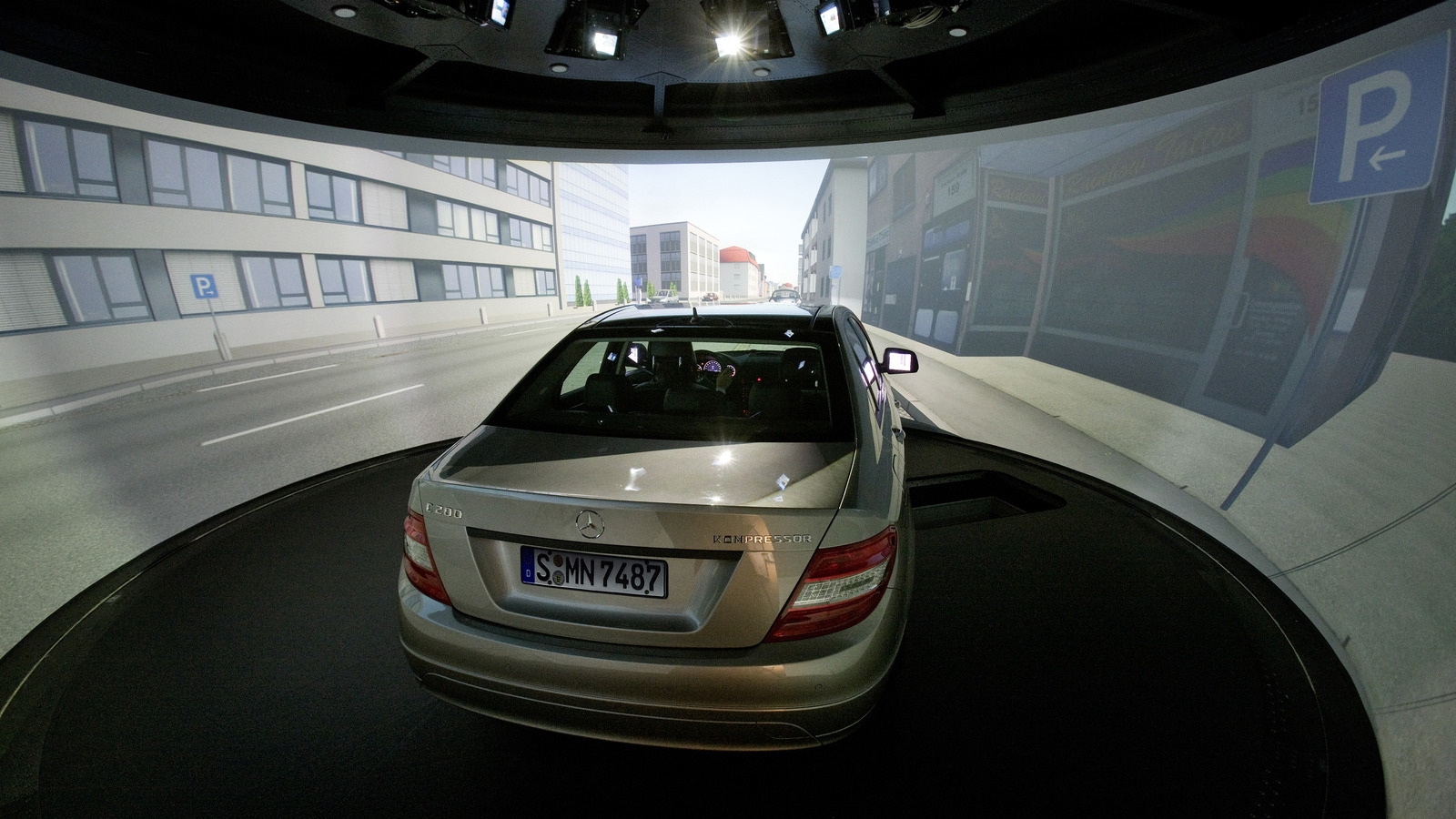 New Mercedes-Benz research facility and driving simulator