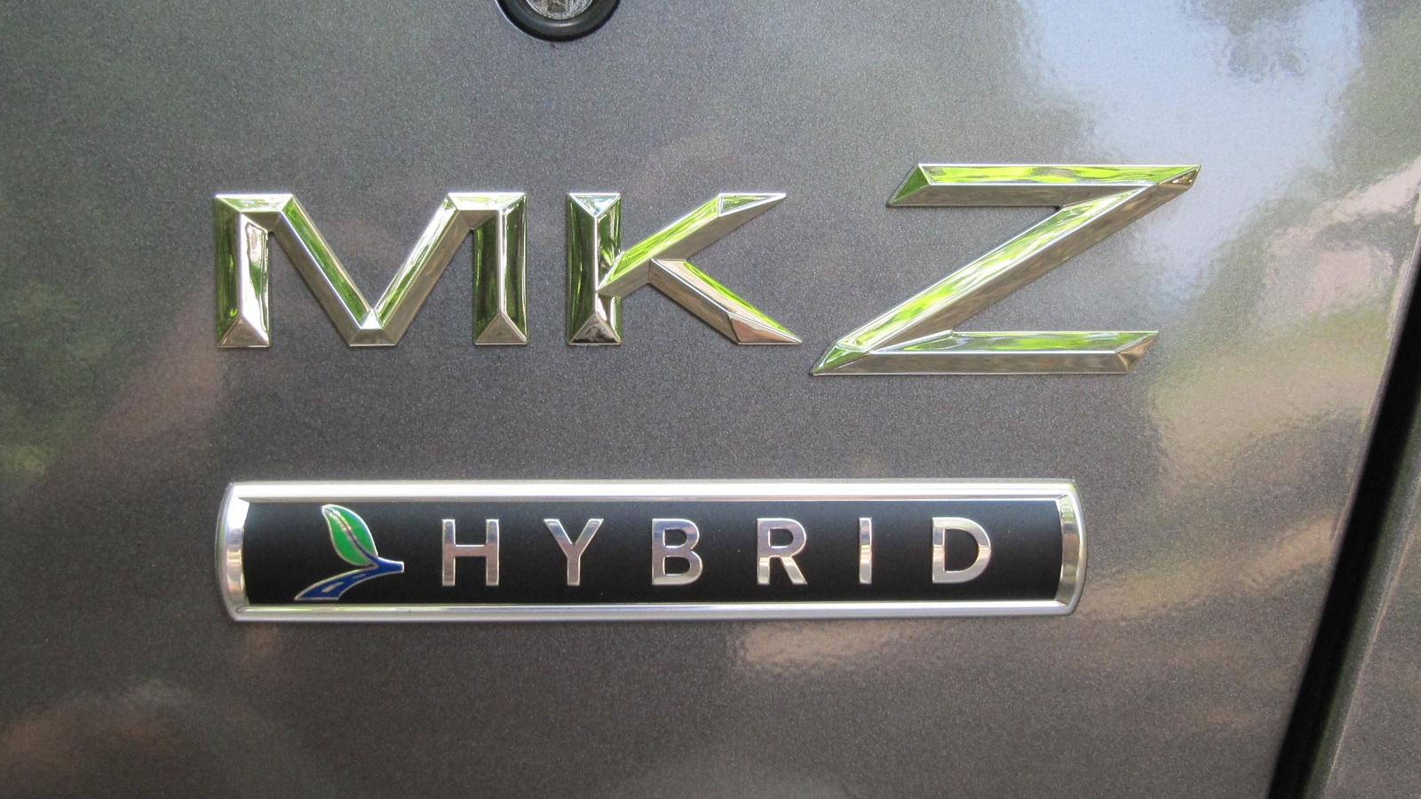 2011 Lincoln MKZ Hybrid on test in upstate New York, July 2011