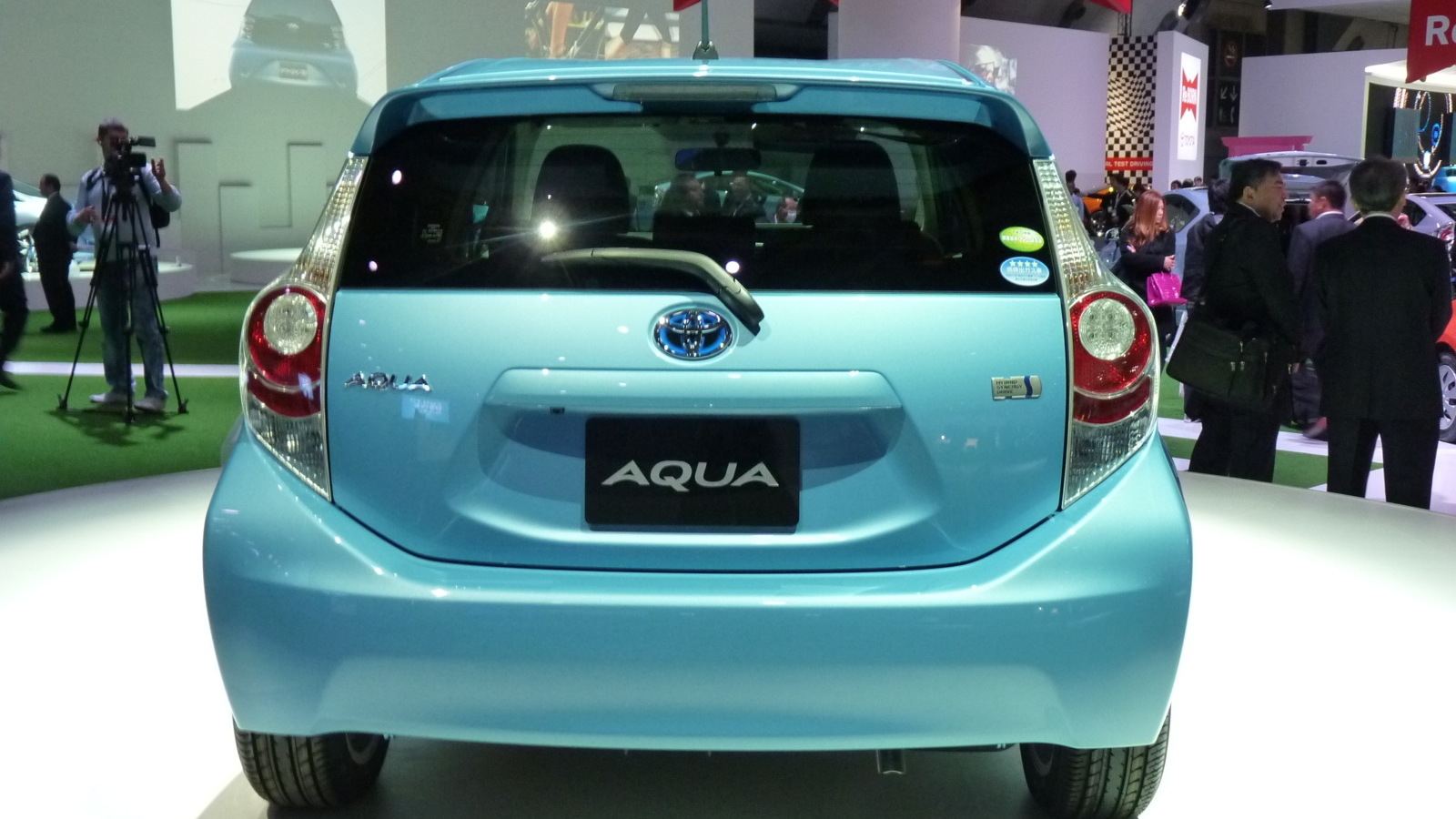 2012 Toyota Aqua hybrid (2012 Toyota Prius C)