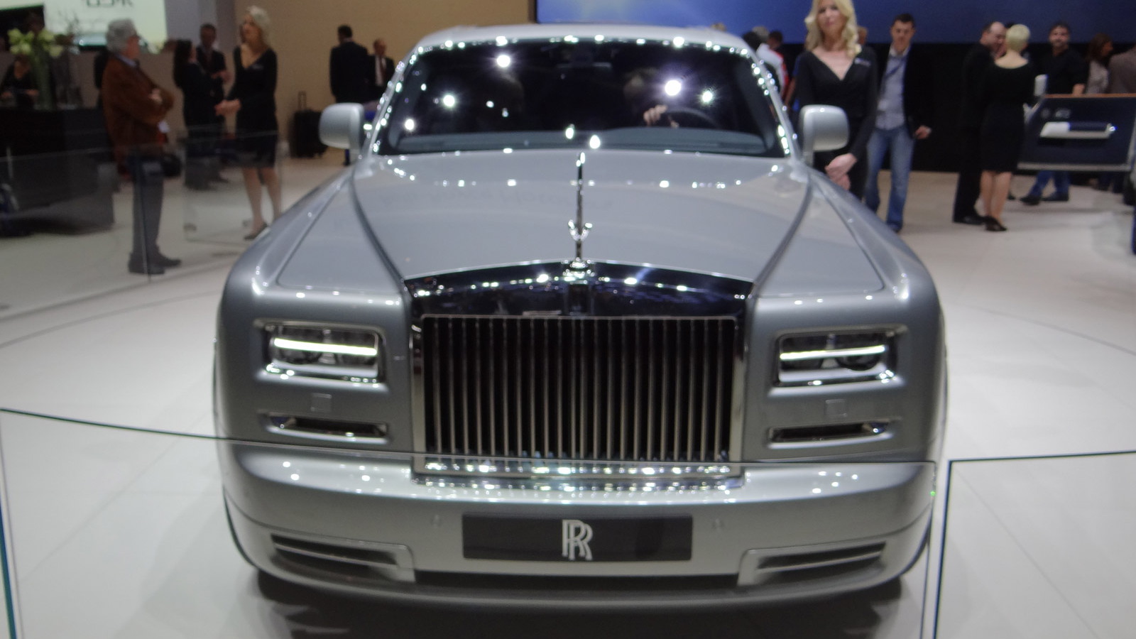 Rolls-Royce Phantom Series II live photos
