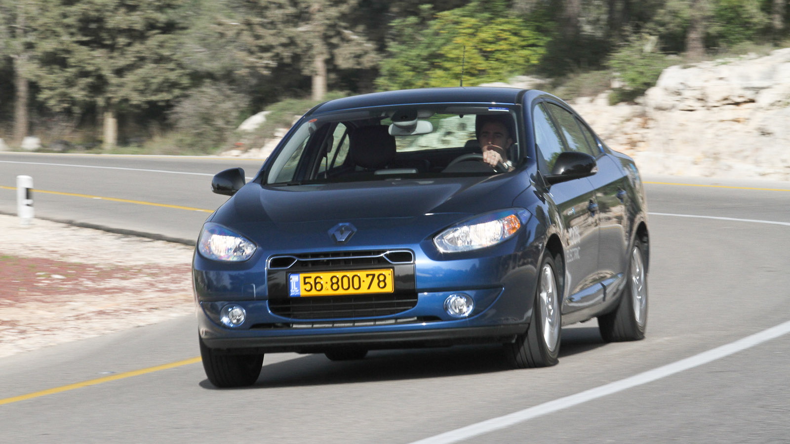 Renault Fluence ZE electric cars in Israel, provided by Better Place [photo: Better Place]