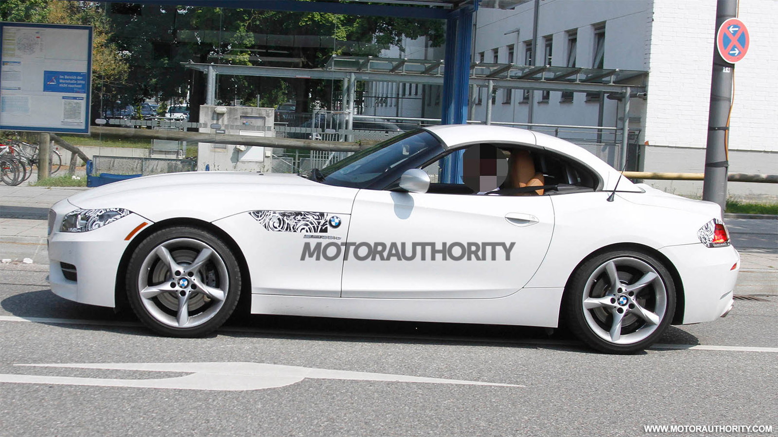 2013 BMW Z4 facelift spy shots