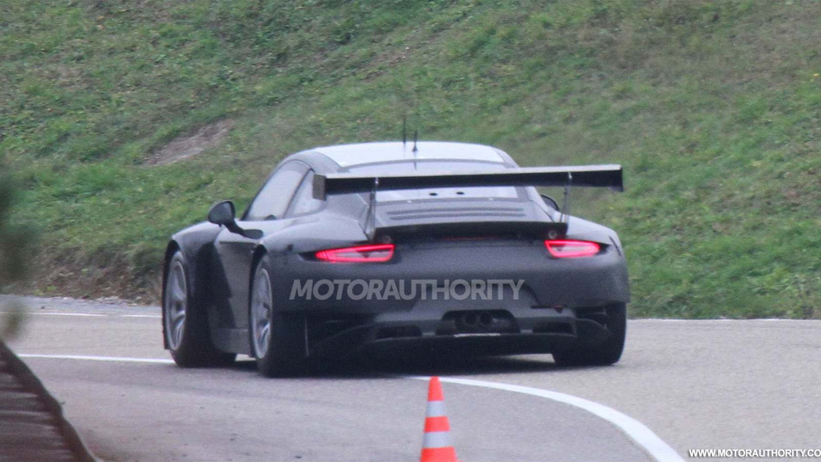 2013 Porsche 911 GT3 RSR (Type 991) race car spy shots