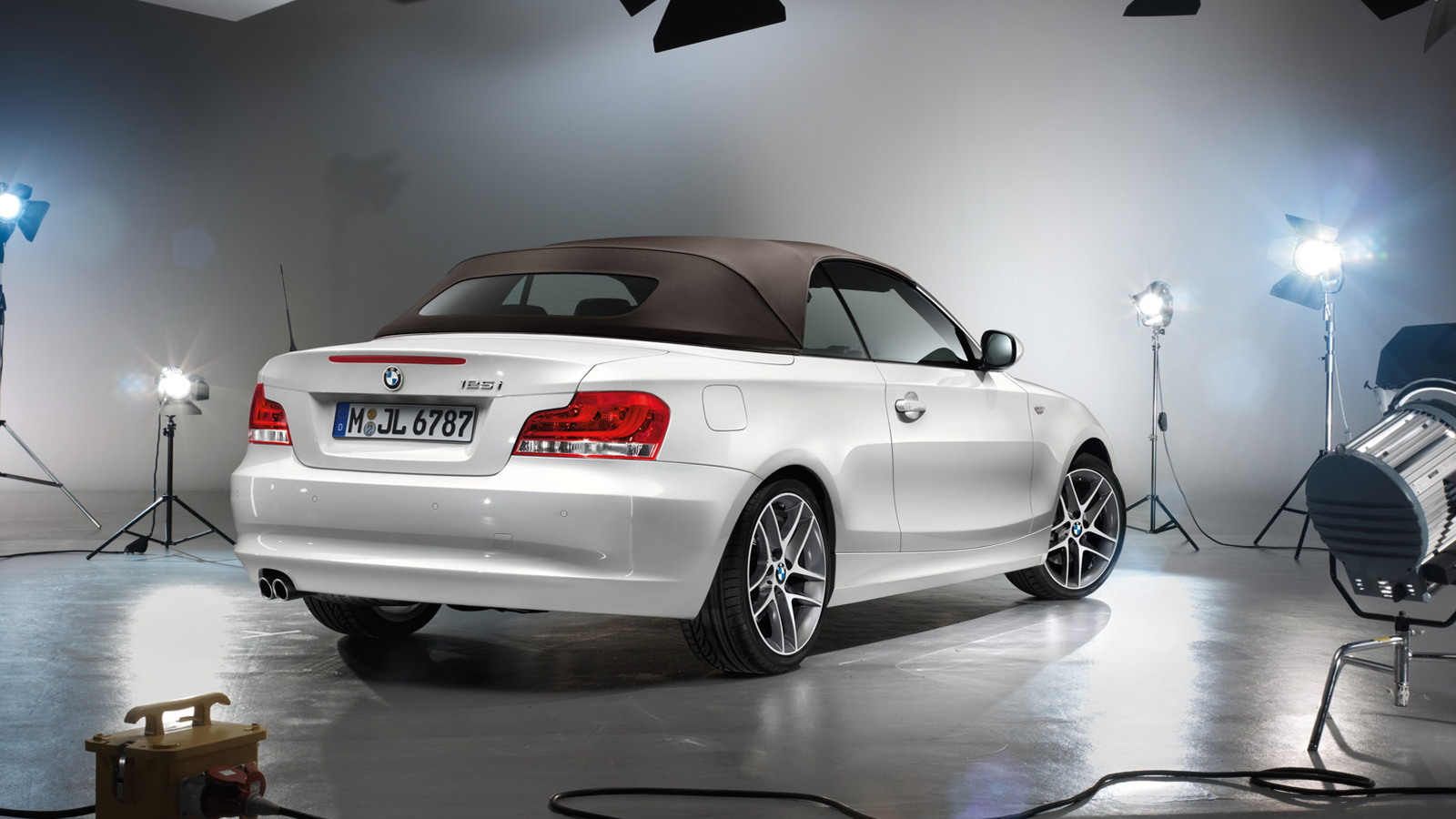 2014 BMW 1-Series Convertible Limited Edition Lifestyle