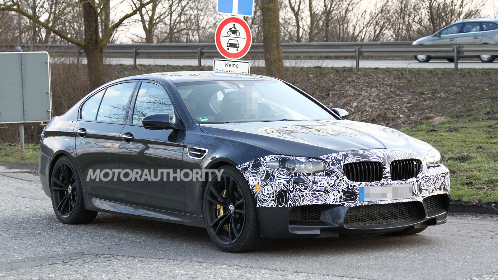 2014 BMW M5 facelift spy shots