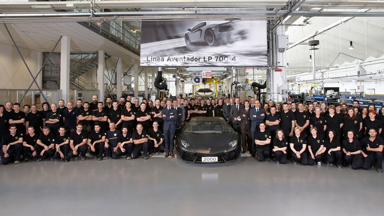 The 2,000th Lamborghini Aventador is built