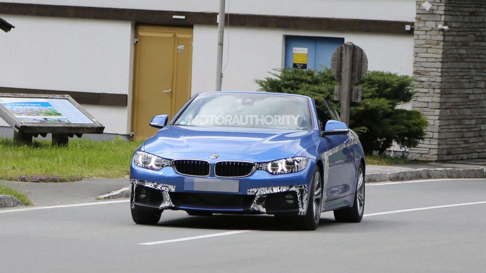 2014 BMW 4-Series Convertible spy shots