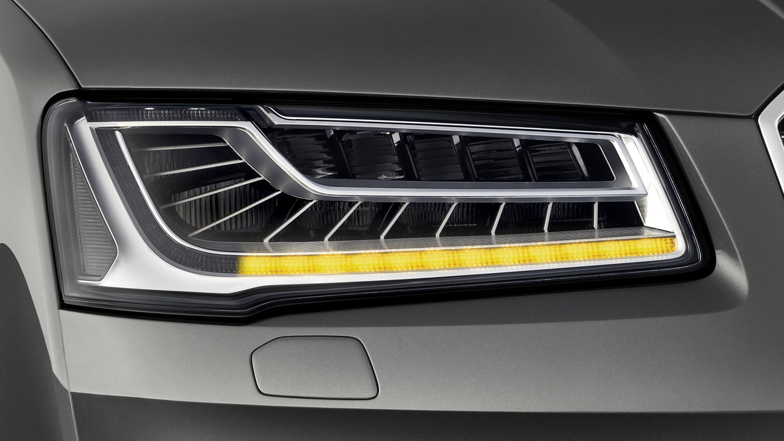 2015 Audi A8’s sequential turn signal