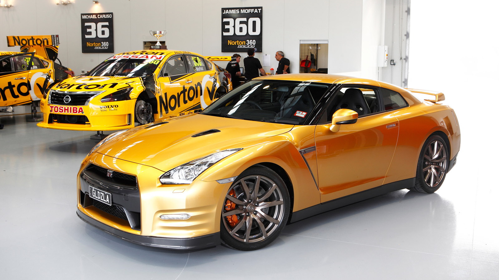 2014 Nissan GT-R ‘Bolt Gold’ edition