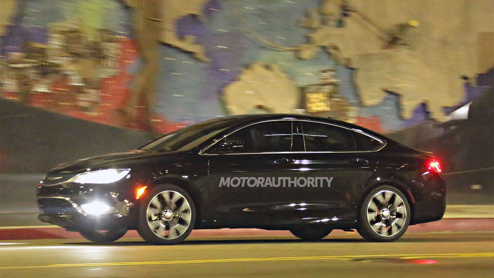 2015 Chrysler 200 spy shots