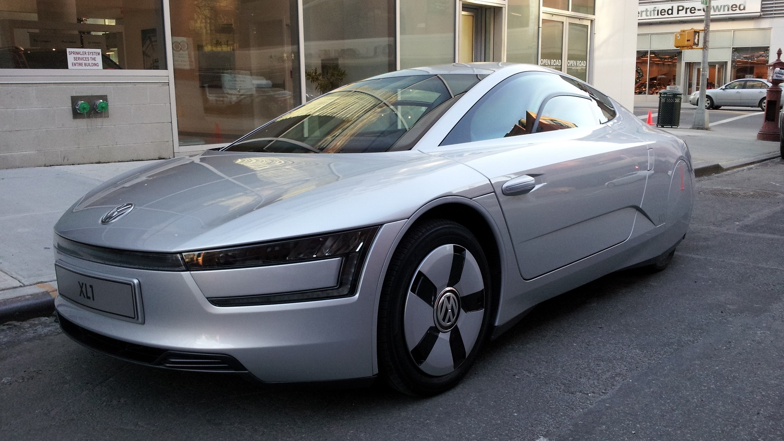 Volkswagen XL1 (European model), New York City, Dec 2013