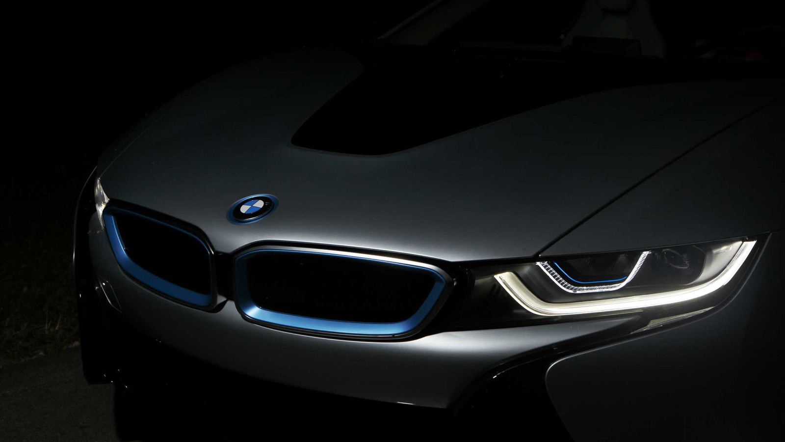 2015 BMW i8 laser headlights