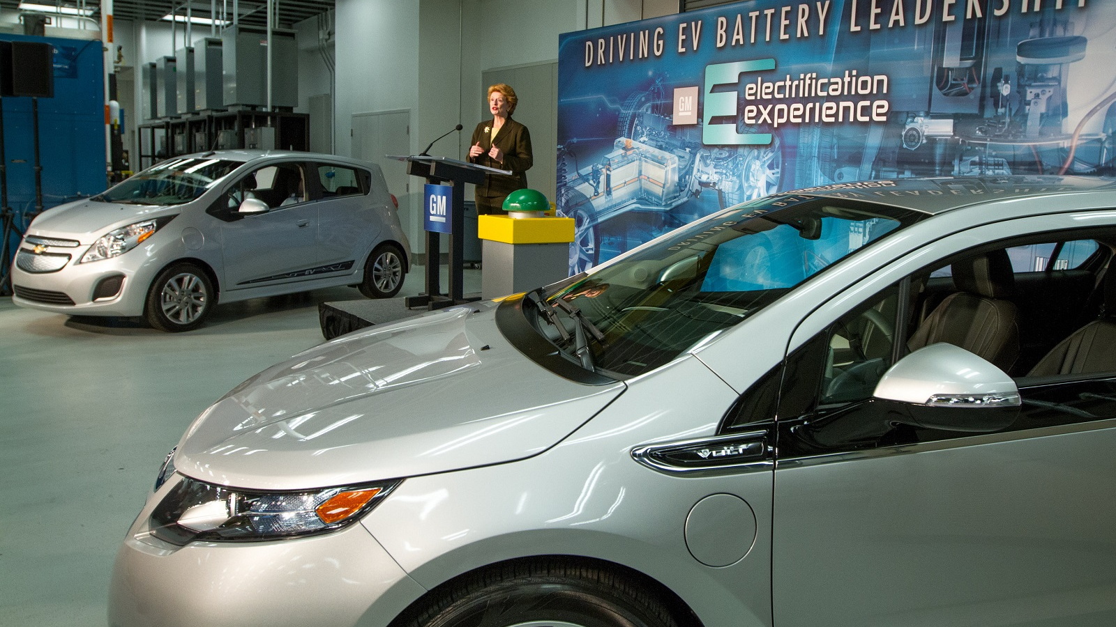 Chevy Volt and Spark EV with Sen. Debbie Stabenow as GM expands Global Battery Systems Lab, Sep 2013