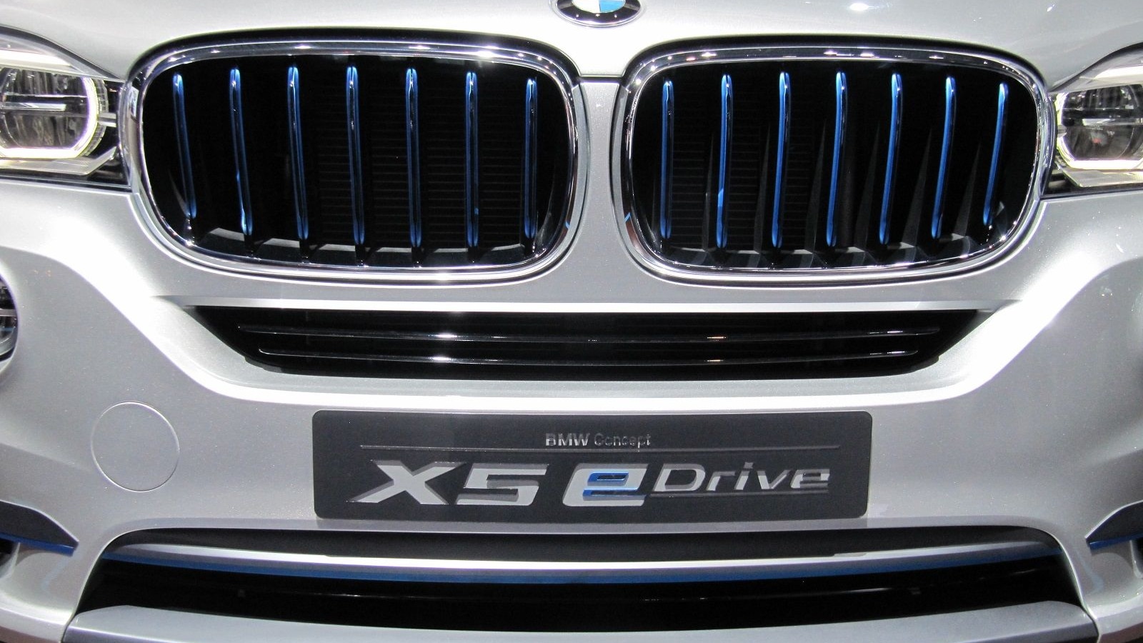 BMW Concept X5 eDrive at 2014 New York Auto Show