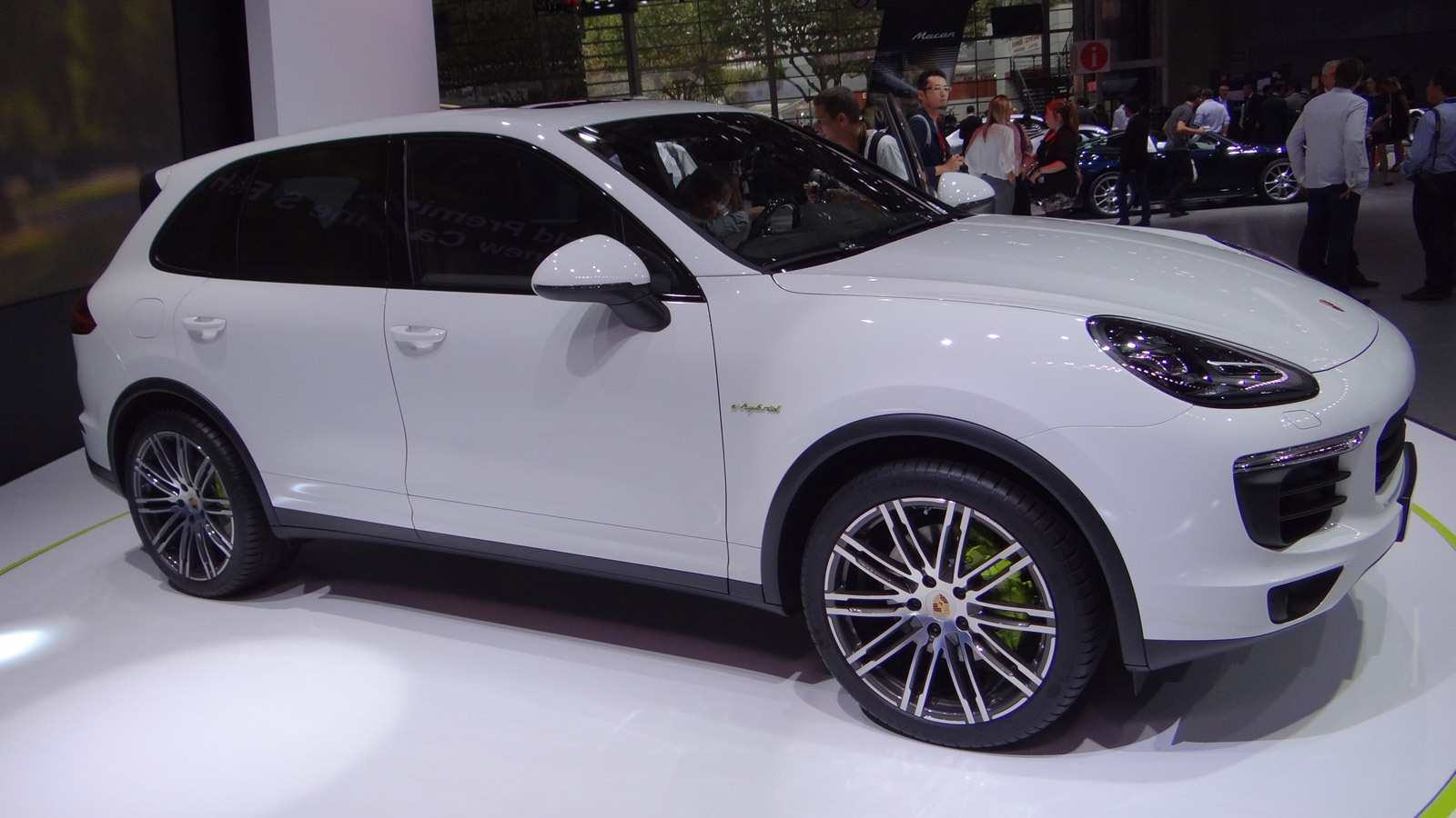 2015 Porsche Cayenne S E-Hybrid, 2014 Paris Auto Show