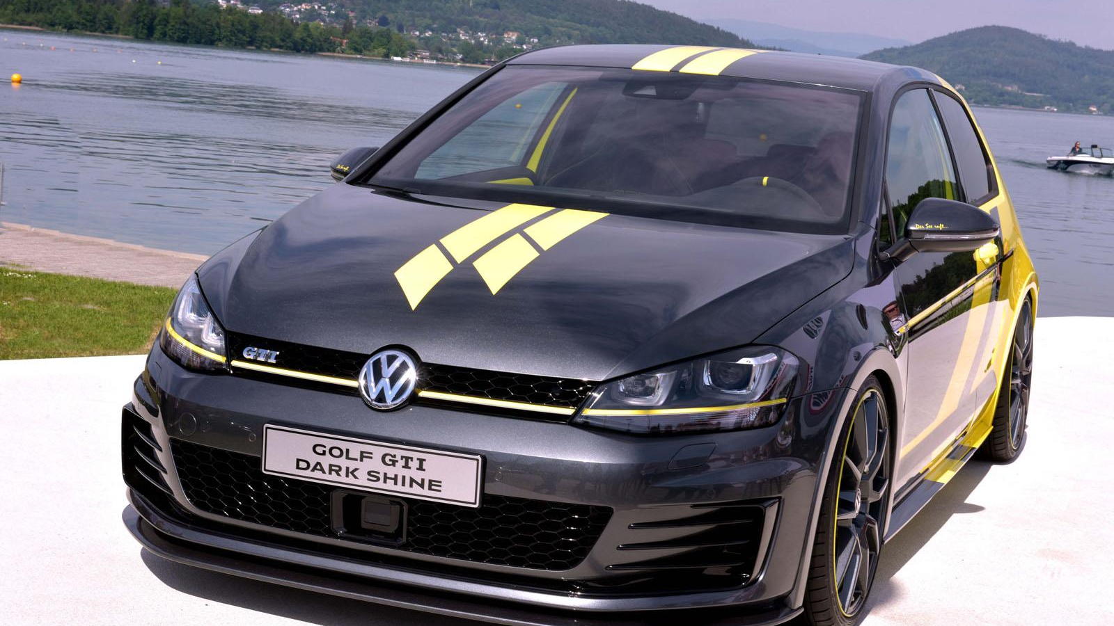 Volkswagen GTI Dark Shine concept