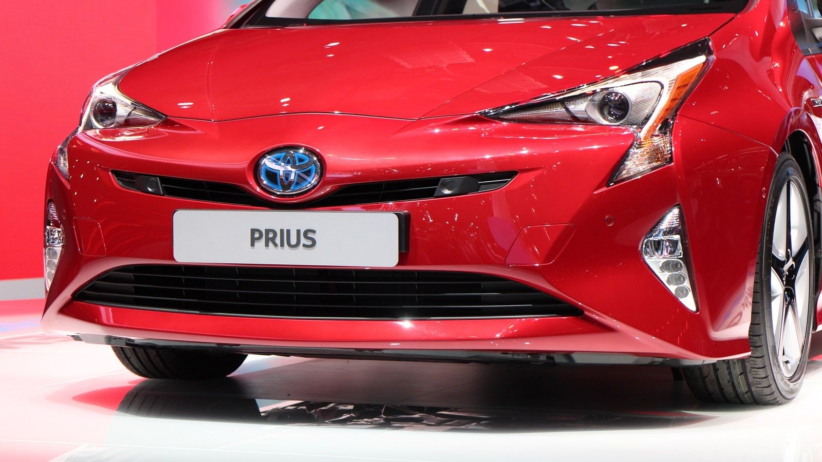 2016 Toyota Prius auto-show debut, 2015 Frankfurt Motor Show