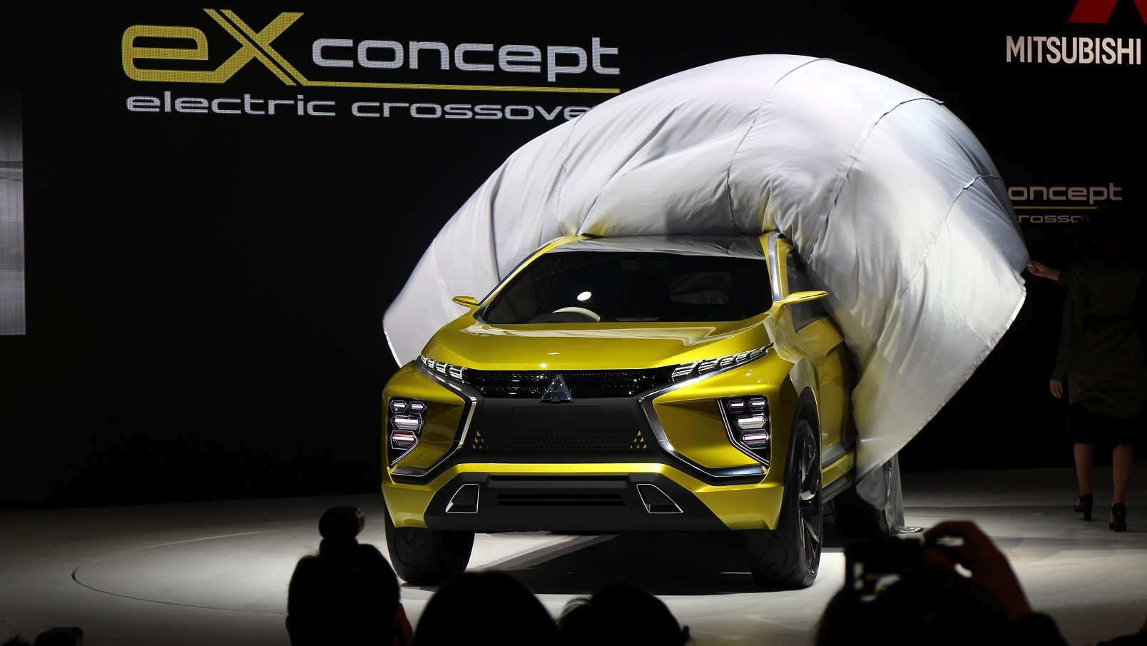 Mitsubishi eX Concept, 2015 Tokyo Motor Show