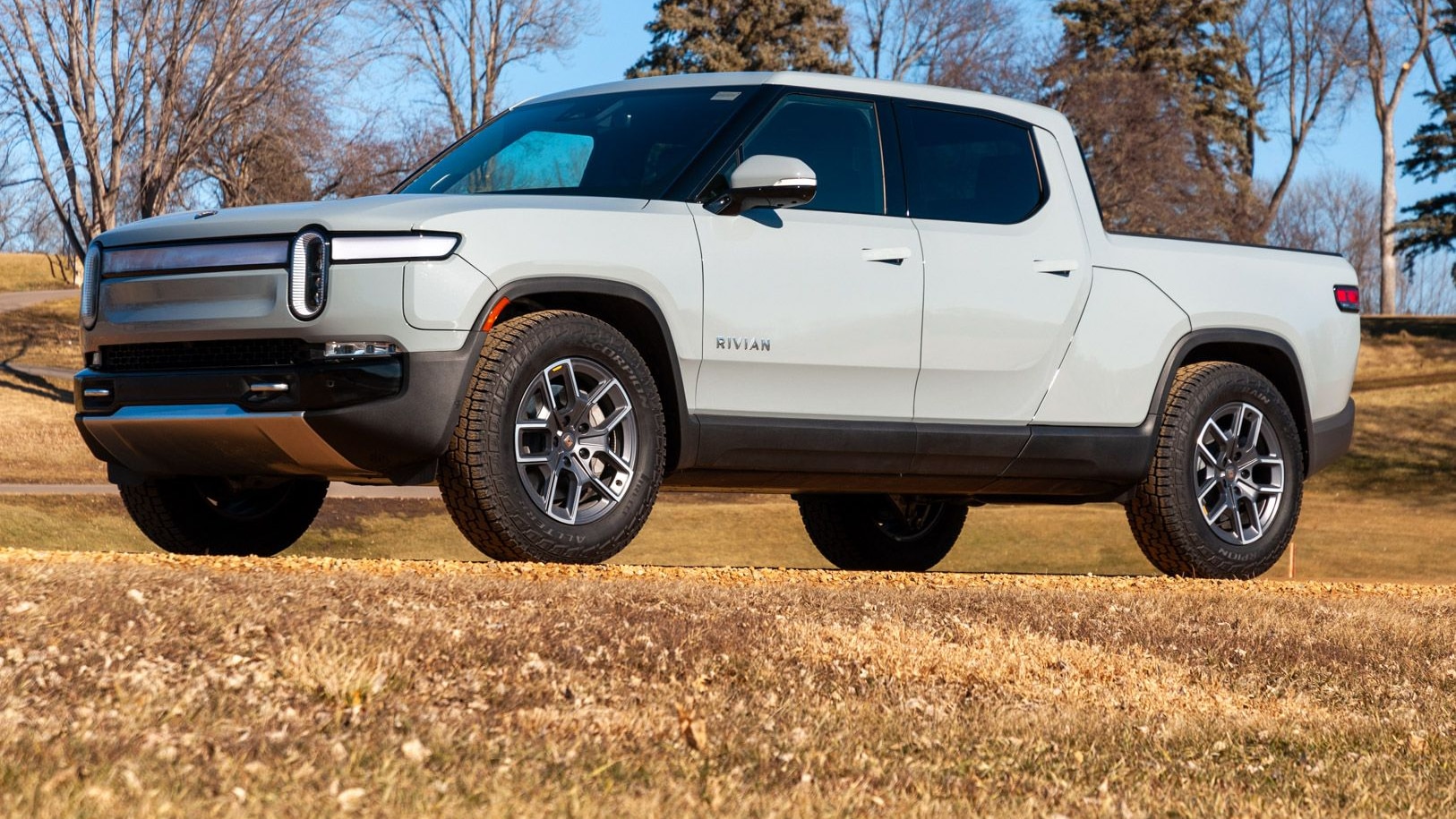 Review: 2024 Rivian R1T raises the bar for innovation