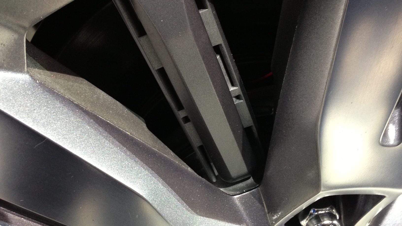 Active wheel shutters  -  Ford Atlas Concept  -  2013 Detroit Auto Show