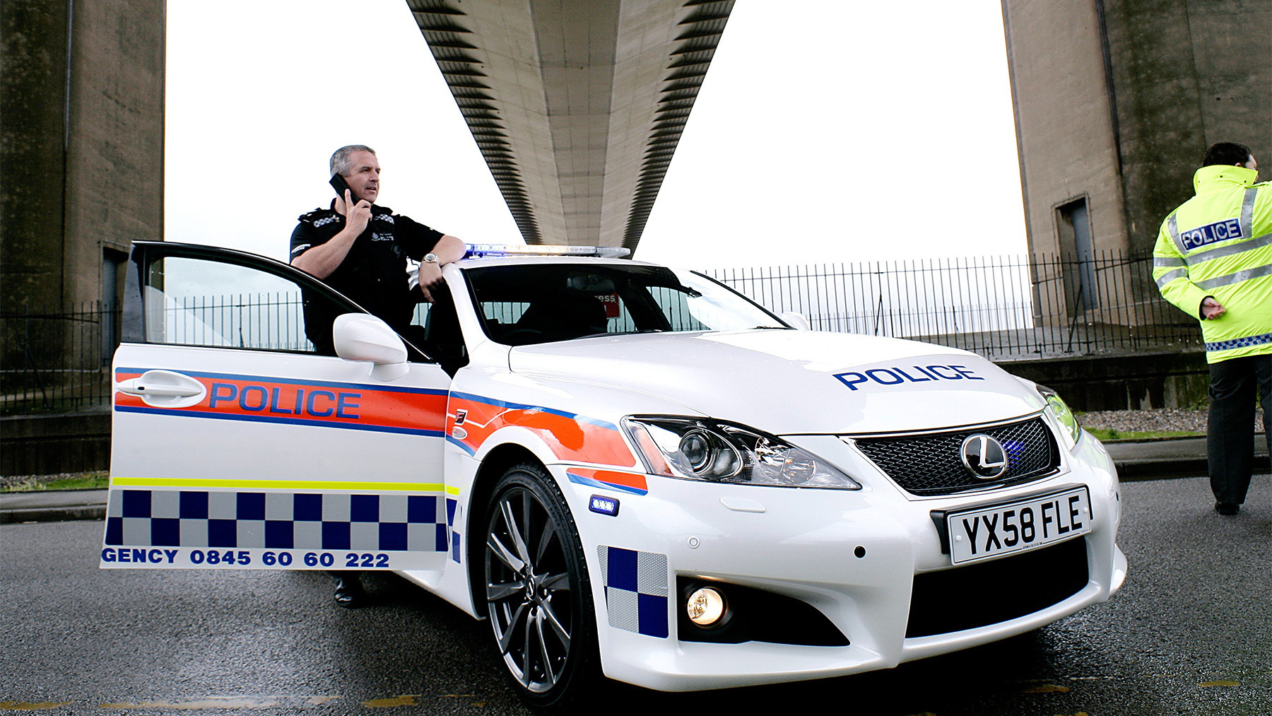 2009 lexus is f police car 001