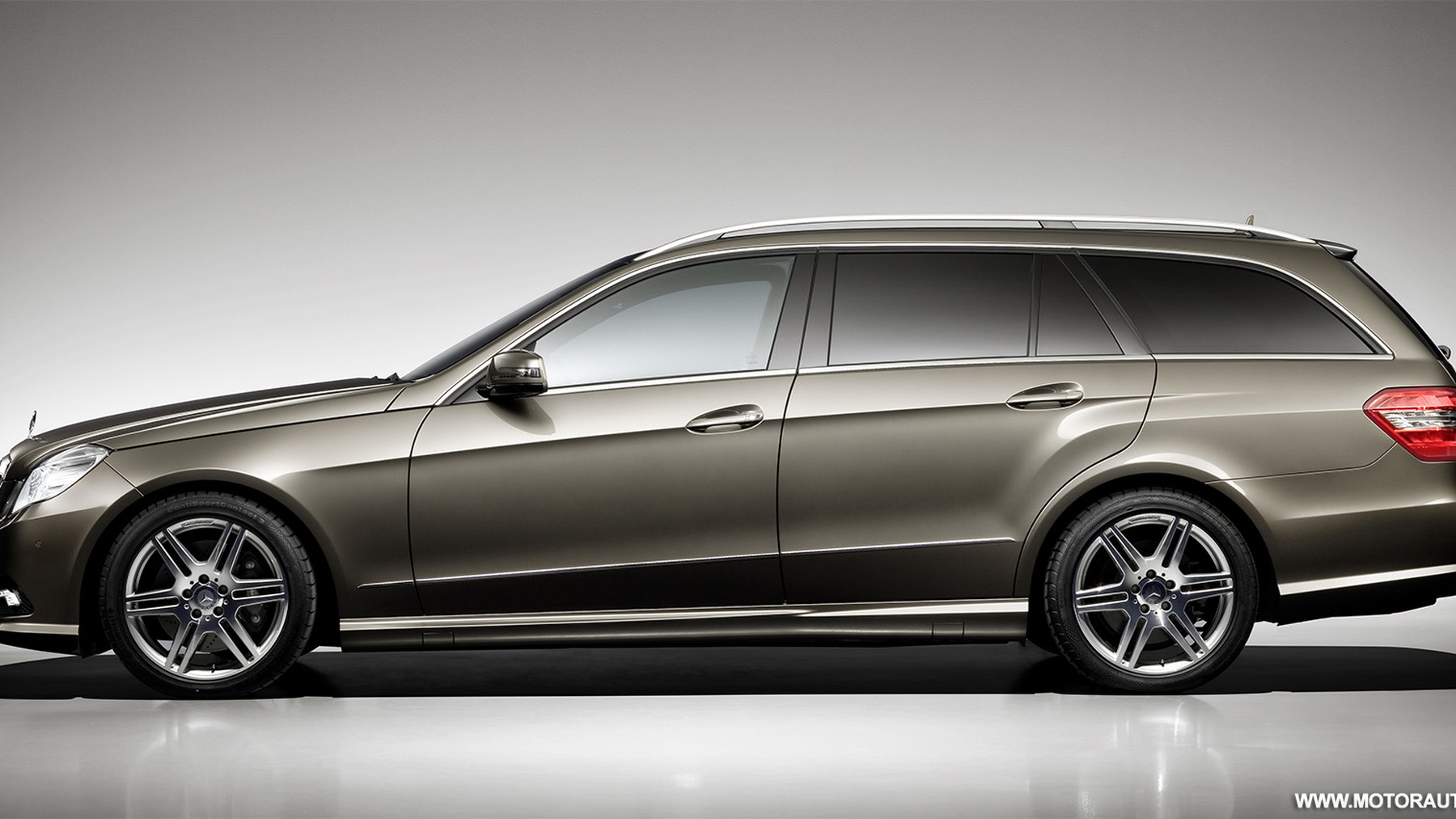 Mercedes Benz E Class Estate Wagon Official Details 50 4matic Only U S Bound Model