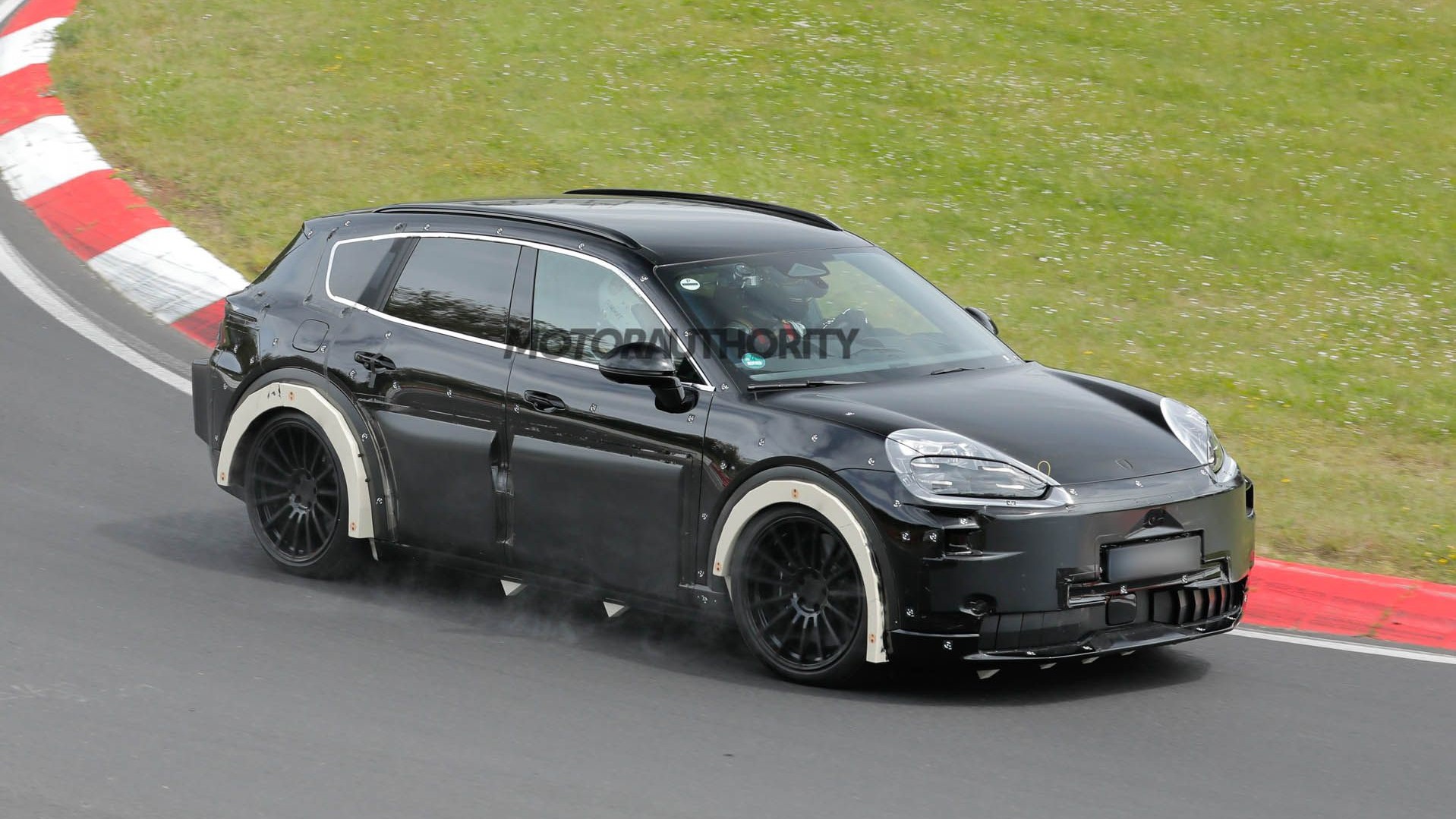 2027 Porsche Cayenne EV spy shots - Photo credit: Baldauf