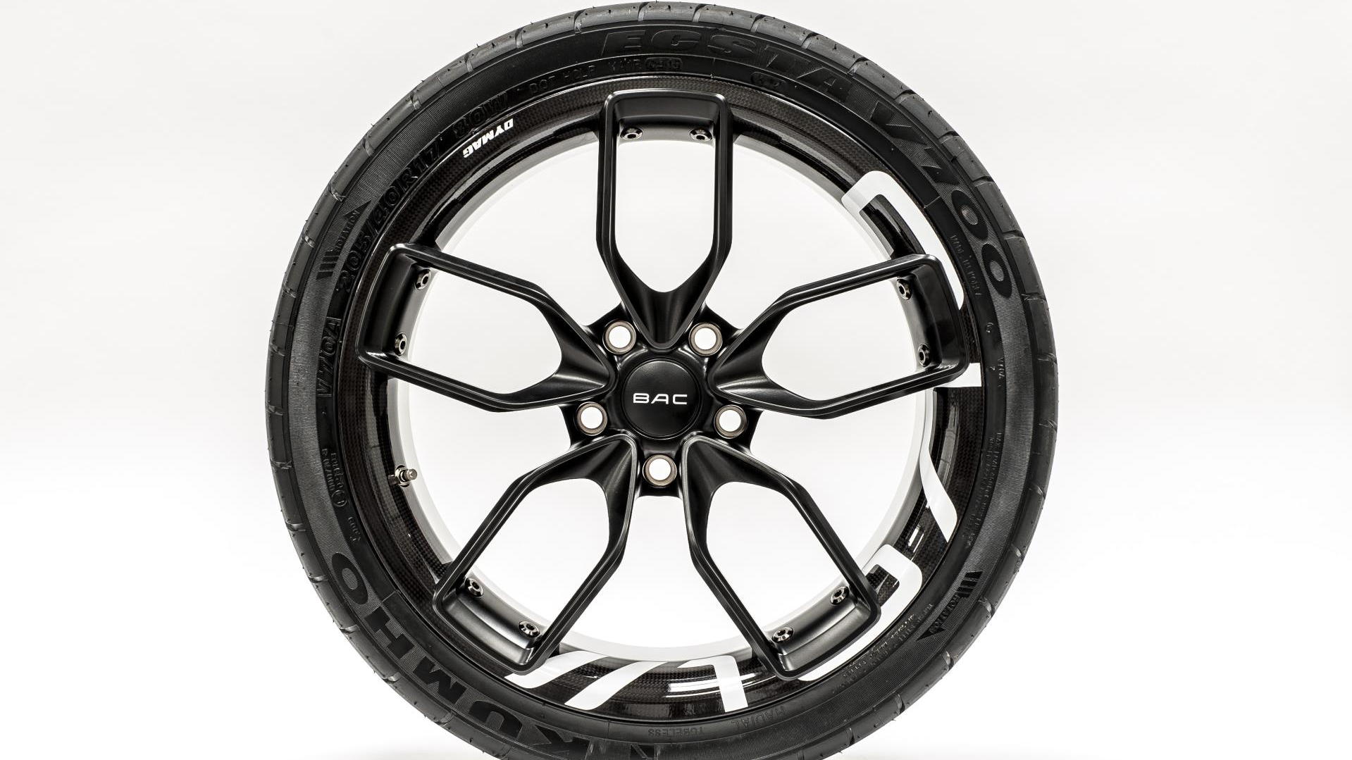BAC carbon fiber wheel set