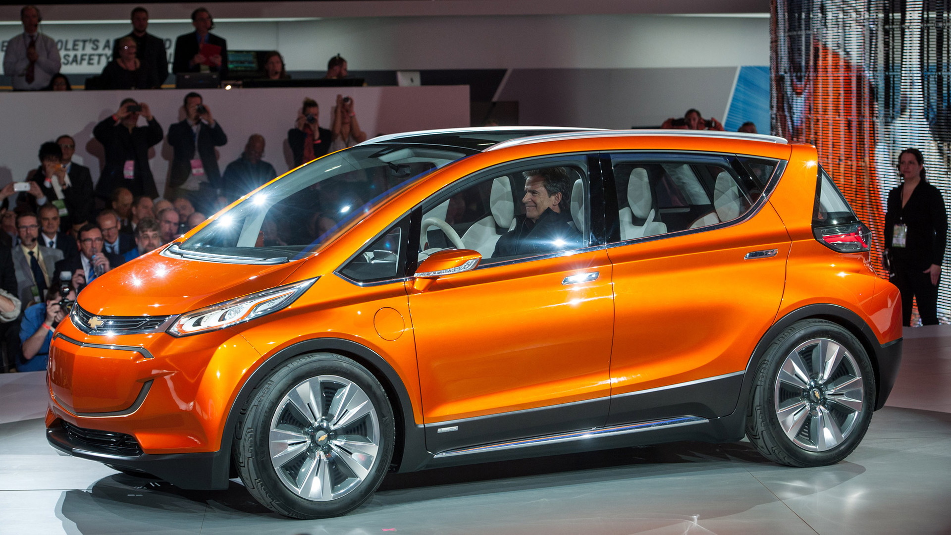 Chevy Previews 30K, 200Mile Electric Car With Bolt Concept Live