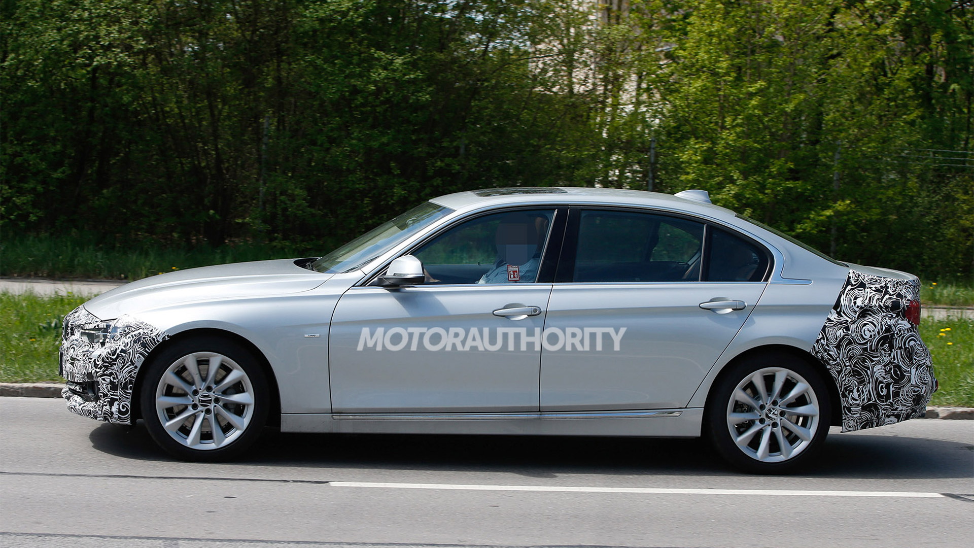 2016 BMW 3-Series long-wheelbase model facelift spy shots - Image via S. Baldauf/SB-Medien