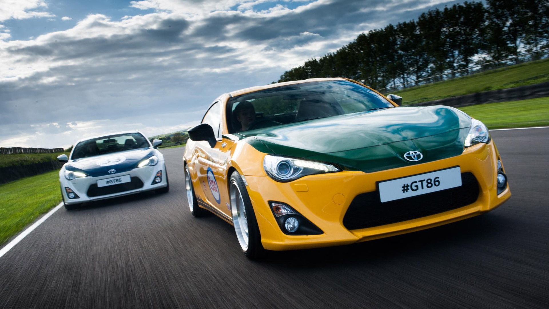 Toyota GT 86 coupes dressed with classic Toyota racing liveries
