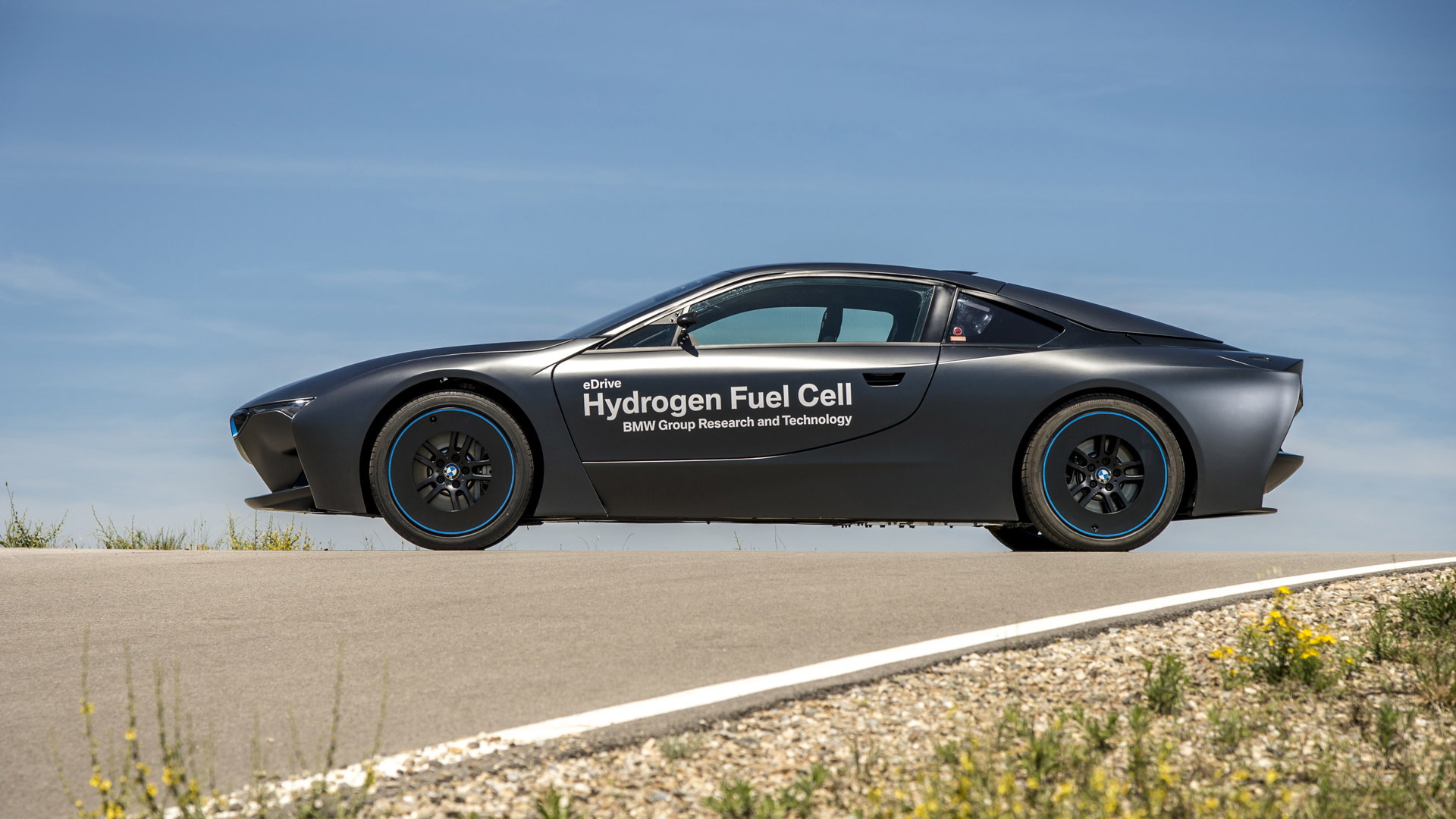 BMW i8 hydrogen fuel cell concept