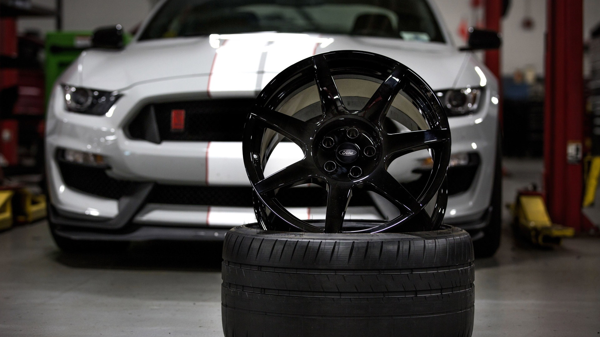 2016 Ford Mustang Shelby GT350R’s carbon fiber wheels